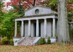 Larger memorial image loading...