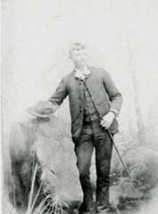 Larger memorial image loading...