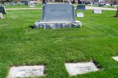 Larger memorial image loading...