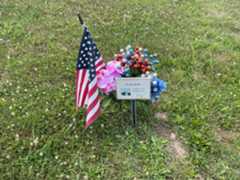 Larger memorial image loading...