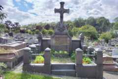 Larger memorial image loading...