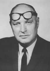 Larger memorial image loading...