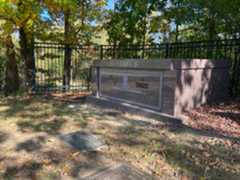 Larger memorial image loading...