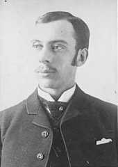 Larger memorial image loading...