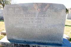 Larger memorial image loading...