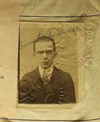 Larger memorial image loading...