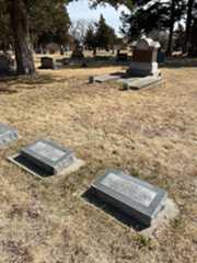 Larger memorial image loading...