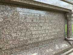 Larger memorial image loading...