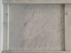 Larger memorial image loading...