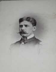 Larger memorial image loading...