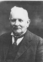 Larger memorial image loading...