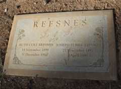 Larger memorial image loading...