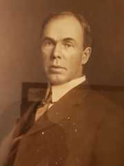 Larger memorial image loading...