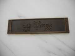 Larger memorial image loading...