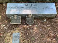 Larger memorial image loading...