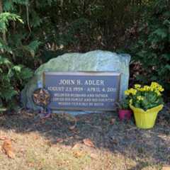 Larger memorial image loading...