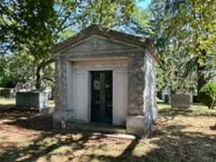 Larger memorial image loading...