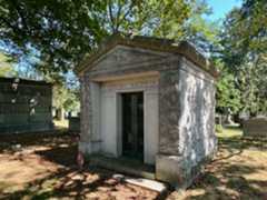 Larger memorial image loading...