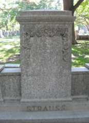 Larger memorial image loading...