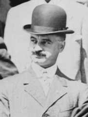 Larger memorial image loading...