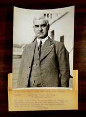 Larger memorial image loading...