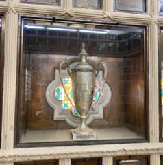 Larger memorial image loading...