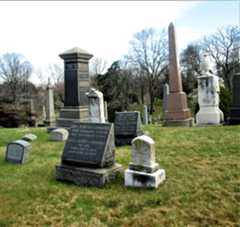 Larger memorial image loading...