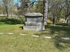 Larger memorial image loading...