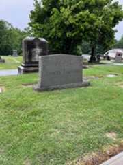 Larger memorial image loading...