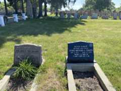 Larger memorial image loading...