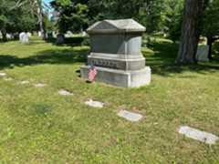 Larger memorial image loading...