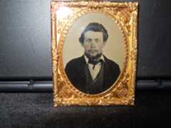 Larger memorial image loading...