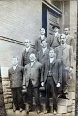 Larger memorial image loading...