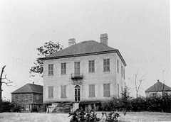 Larger memorial image loading...