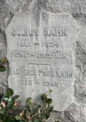 Larger memorial image loading...