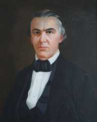 Larger memorial image loading...