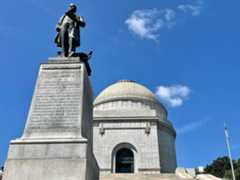 Larger memorial image loading...