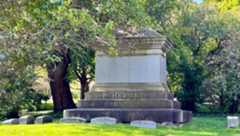 Larger memorial image loading...