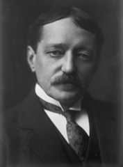 Larger memorial image loading...