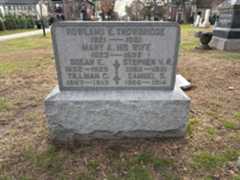 Larger memorial image loading...