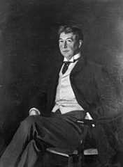 Larger memorial image loading...