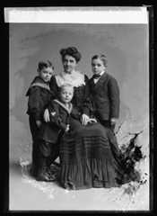 Larger memorial image loading...