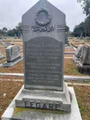 Larger memorial image loading...