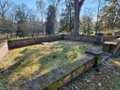 Larger memorial image loading...