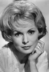 Larger memorial image loading...