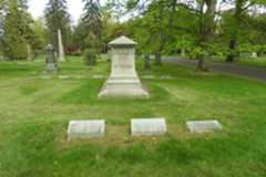 Larger memorial image loading...