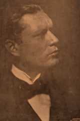 Larger memorial image loading...