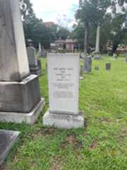 Larger memorial image loading...