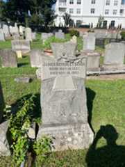 Larger memorial image loading...