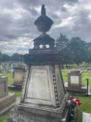 Larger memorial image loading...